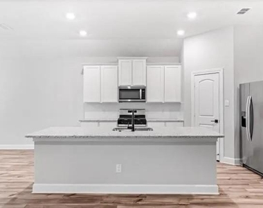 2024 Brentwood Drive - Photo Thumbnail 12