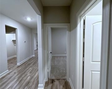 2024 Brentwood Drive - Photo Thumbnail 6