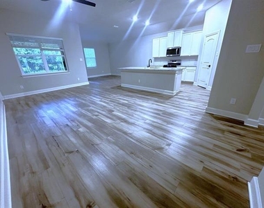 2024 Brentwood Drive - Photo Thumbnail 11