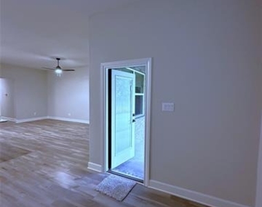 2024 Brentwood Drive - Photo Thumbnail 36