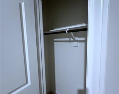 2024 Brentwood Drive - Photo Thumbnail 8