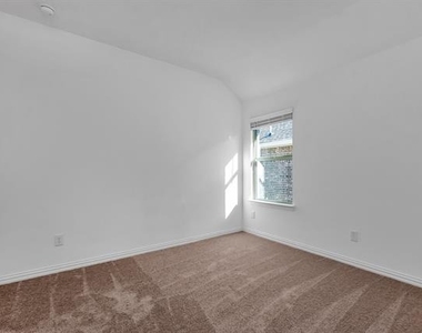 7204 Black Cherry Lane - Photo Thumbnail 13