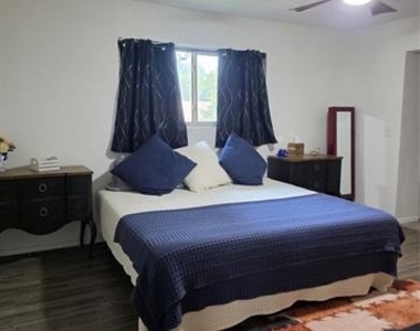 4537 Altamesa Boulevard - Photo Thumbnail 14