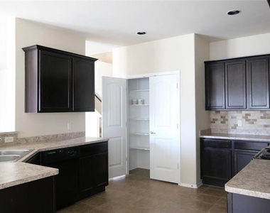 2101 Hickory Trail - Photo Thumbnail 5