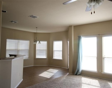 2101 Hickory Trail - Photo Thumbnail 8