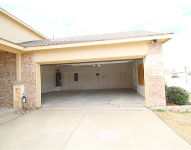 2101 Hickory Trail - Photo Thumbnail 24