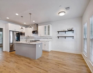 2318 Stutz Drive - Photo Thumbnail 3