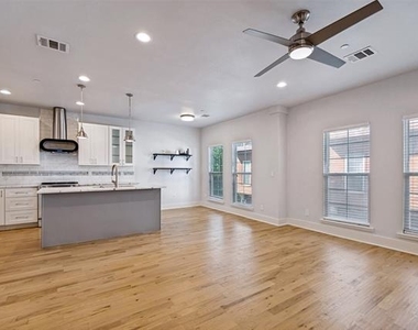 2318 Stutz Drive - Photo Thumbnail 2
