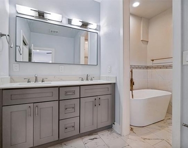 2318 Stutz Drive - Photo Thumbnail 7