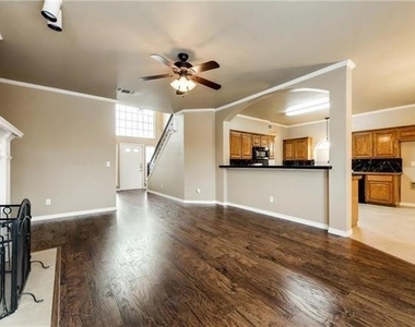 1504 Country Lane - Photo Thumbnail 8