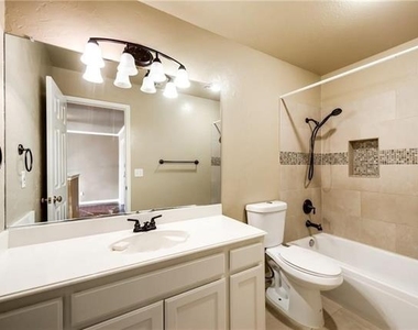 1504 Country Lane - Photo Thumbnail 24