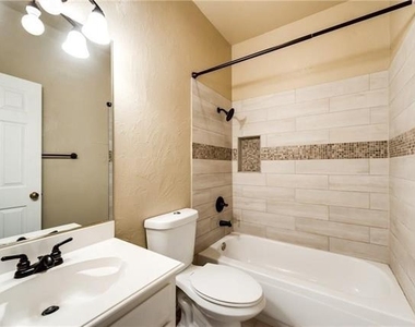1504 Country Lane - Photo Thumbnail 20