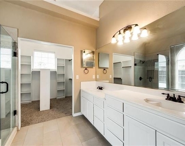 1504 Country Lane - Photo Thumbnail 15