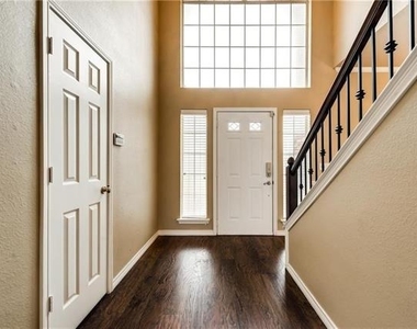 1504 Country Lane - Photo Thumbnail 3