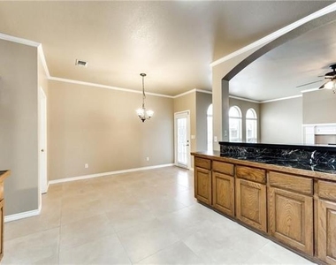 1504 Country Lane - Photo Thumbnail 14