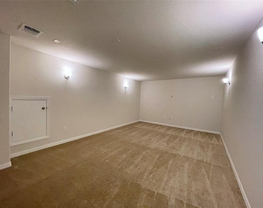 1805 Nelson Street - Photo Thumbnail 27
