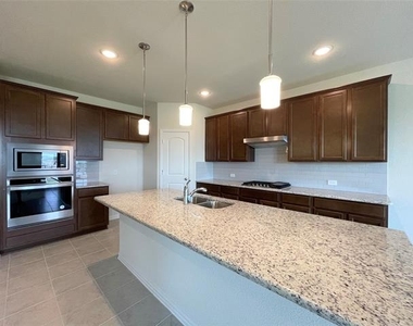 1805 Nelson Street - Photo Thumbnail 6