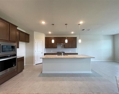 1805 Nelson Street - Photo Thumbnail 5