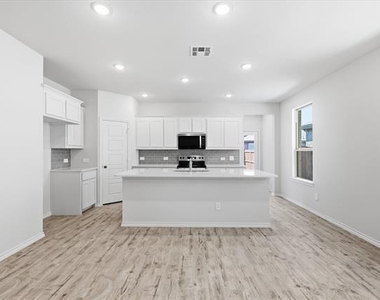 3311 Dahlia Drive - Photo Thumbnail 6