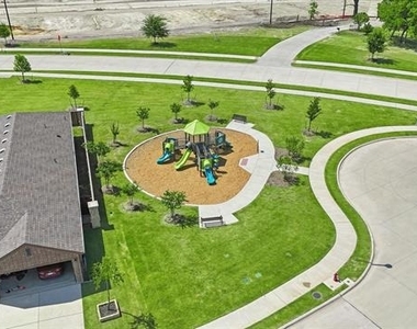 3311 Dahlia Drive - Photo Thumbnail 23