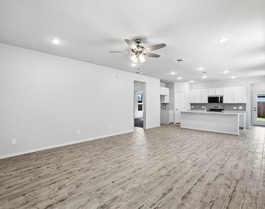 3311 Dahlia Drive - Photo Thumbnail 5