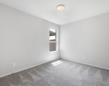 3311 Dahlia Drive - Photo Thumbnail 16