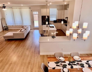 7506 Coronado Drive - Photo Thumbnail 7