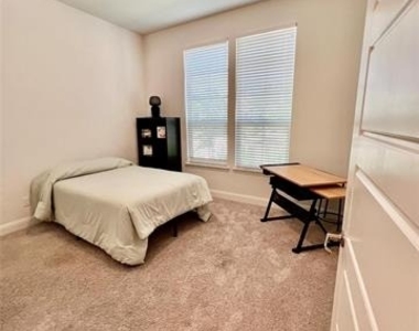 7506 Coronado Drive - Photo Thumbnail 17
