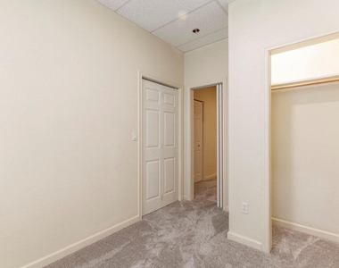 202 W Jefferson Street - Photo Thumbnail 19