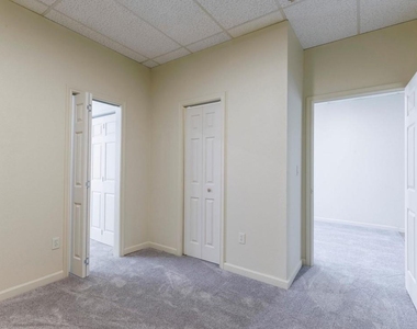 202 W Jefferson Street - Photo Thumbnail 16