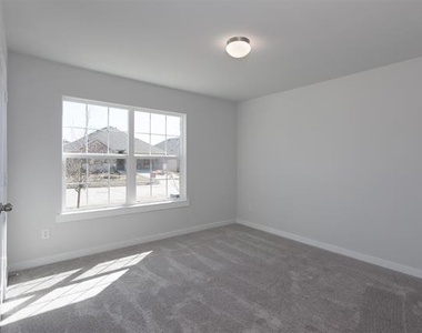 512 Pepperbark Avenue - Photo Thumbnail 3