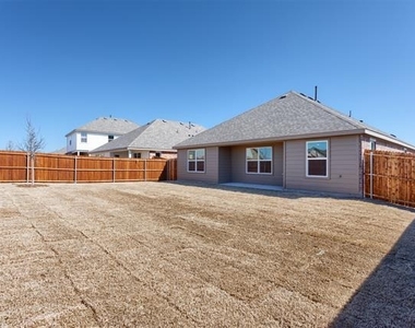 512 Pepperbark Avenue - Photo Thumbnail 17