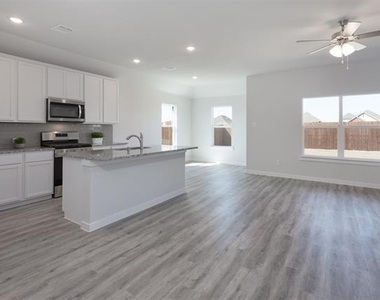 512 Pepperbark Avenue - Photo Thumbnail 6