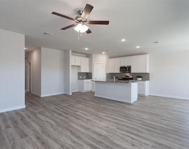 512 Pepperbark Avenue - Photo Thumbnail 8