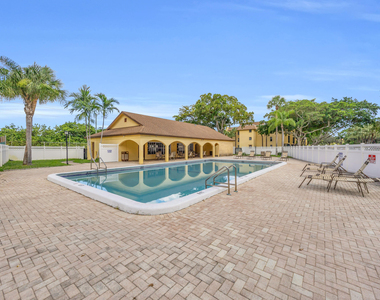 490 Nw 20th Street - Photo Thumbnail 24