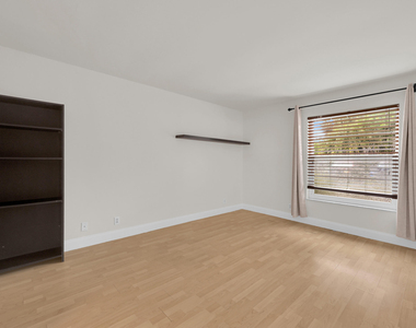 490 Nw 20th Street - Photo Thumbnail 13