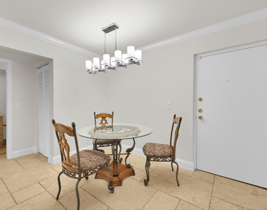 490 Nw 20th Street - Photo Thumbnail 5