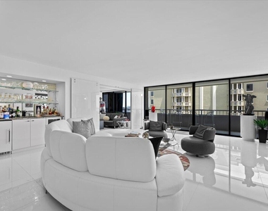 5280 N Ocean Drive - Photo Thumbnail 10