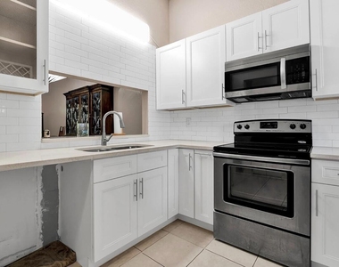 11665 Nw 45th Street - Photo Thumbnail 2