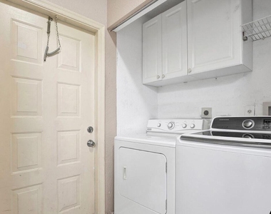 11665 Nw 45th Street - Photo Thumbnail 5