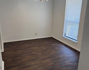 4402 Tall Meadow Lane - Photo Thumbnail 2