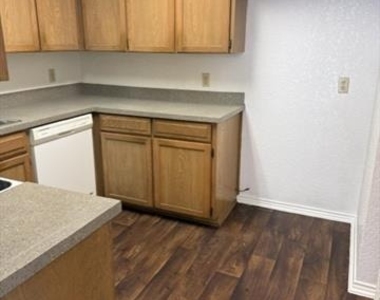 4402 Tall Meadow Lane - Photo Thumbnail 4