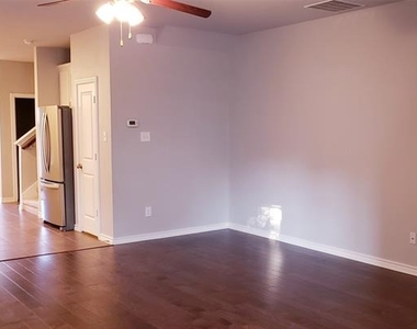 3426 W 4th Street - Photo Thumbnail 2