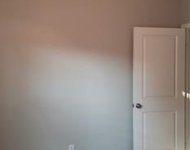 3426 W 4th Street - Photo Thumbnail 9