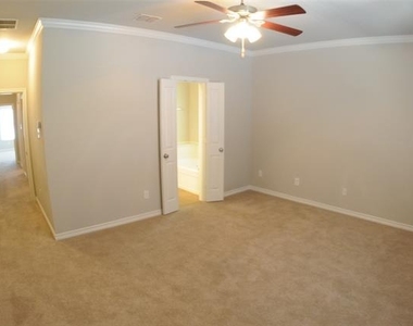 3426 W 4th Street - Photo Thumbnail 4