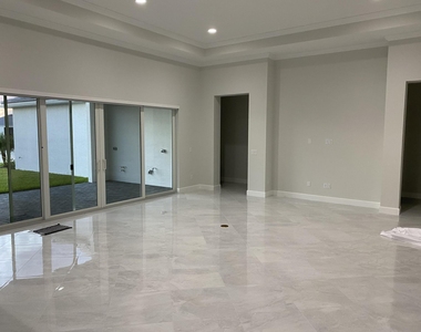 4685 Estates Circle - Photo Thumbnail 3