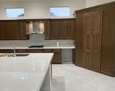 4685 Estates Circle - Photo Thumbnail 6
