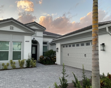 4685 Estates Circle - Photo Thumbnail 1