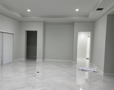 4685 Estates Circle - Photo Thumbnail 12