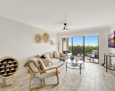 7420 S Ocean Drive - Photo Thumbnail 9